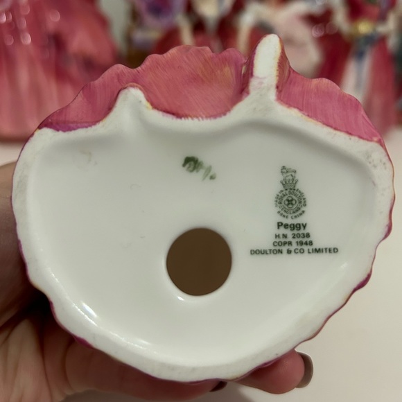 Royal Doulton Vintage Figurine Peggy - Picture 5 of 6